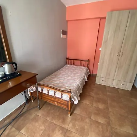 Aeolos Apartment *