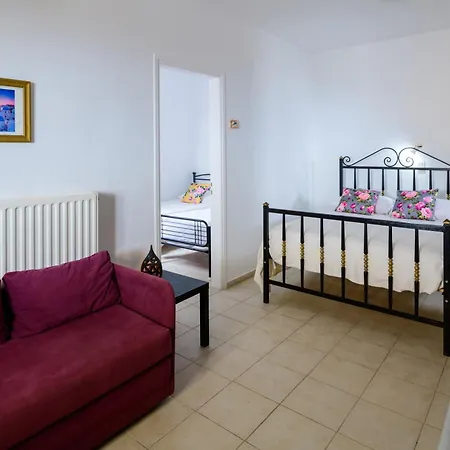 Aeolos Apartment *