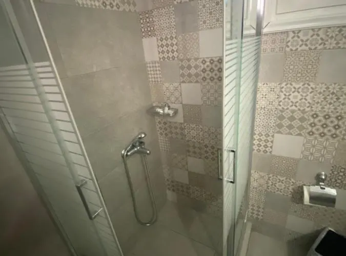 Aeolos * Akrotírion