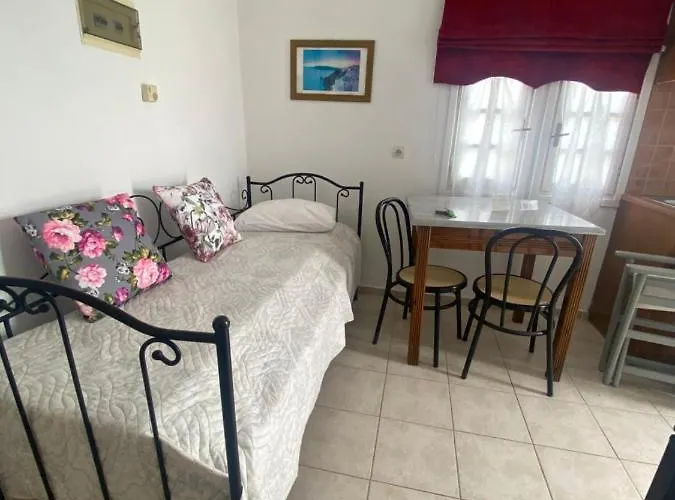 Aeolos * Akrotírion